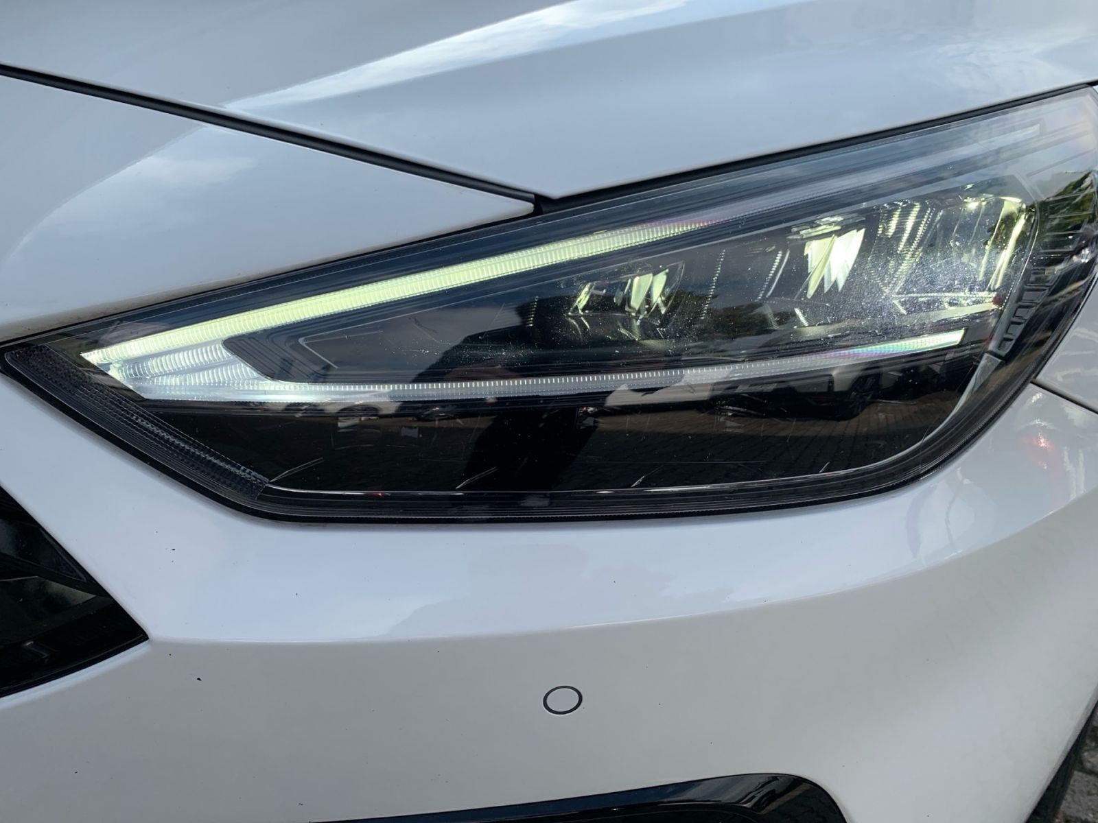 Fahrzeugabbildung Hyundai i30 1.0 T-GDI Connect & Go Navi LED