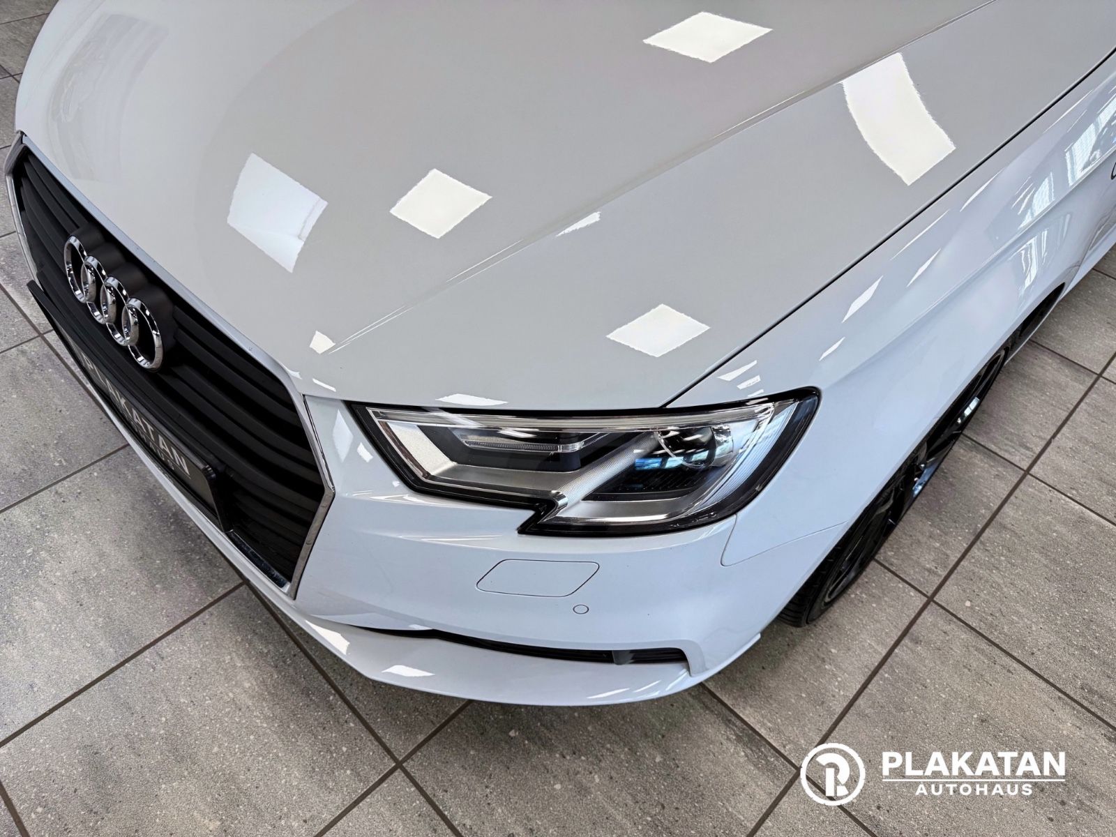 Fahrzeugabbildung Audi A3 Sportback Navi DigitalInstr LED