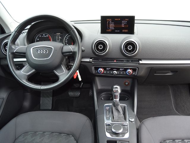 A3 1.4 TFSI S-tronic Attraction XENON/APS/17-ZOL