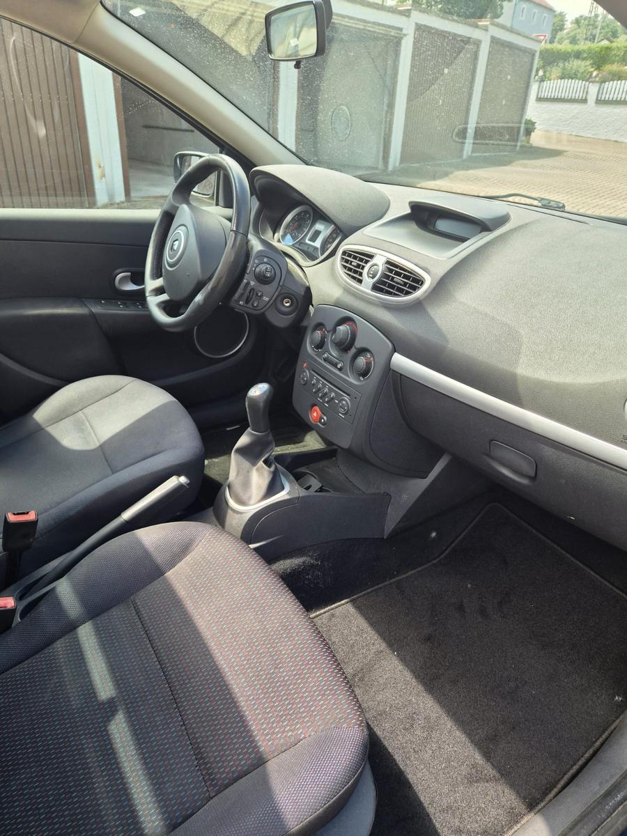 Renault Clio 2008 — photo 15