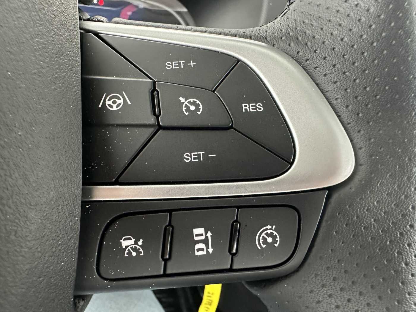 Fahrzeugabbildung Iveco 70C18H 3-S.-Kipper Meiller *R3.450mm*2xAHK*