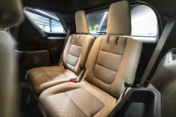 Ford Explorer - 12