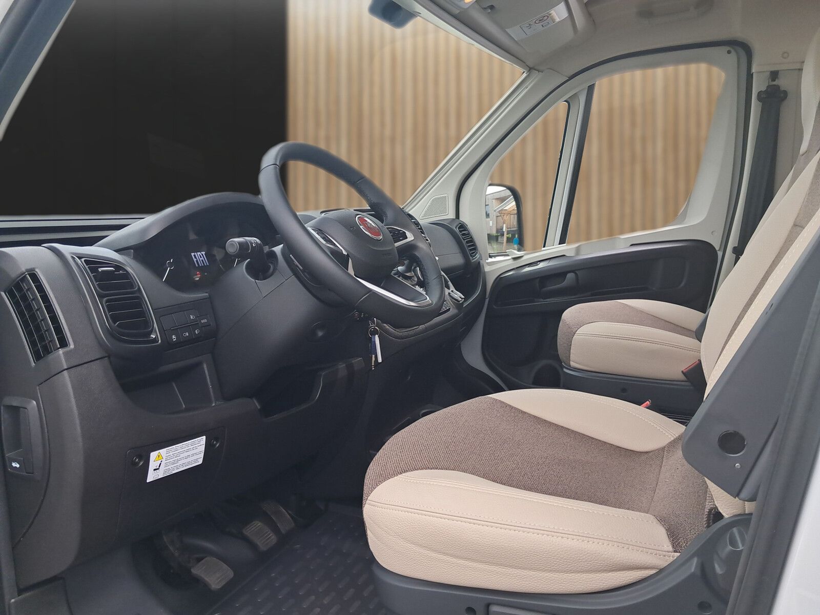 Fahrzeugabbildung Karmann Davis Lifestyle DA 591 LS Panoramadachfenster