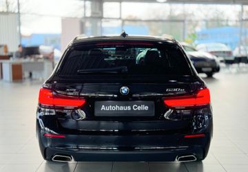 Fahrzeugabbildung BMW 530e xDr Tuor AHK Pano ACC HUD D/K Laserlicht