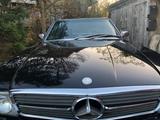 Mercedes-Benz SL 560 triple black checkheftgepflegt - Mercedes-Benz SL aus dem Jahr 1986