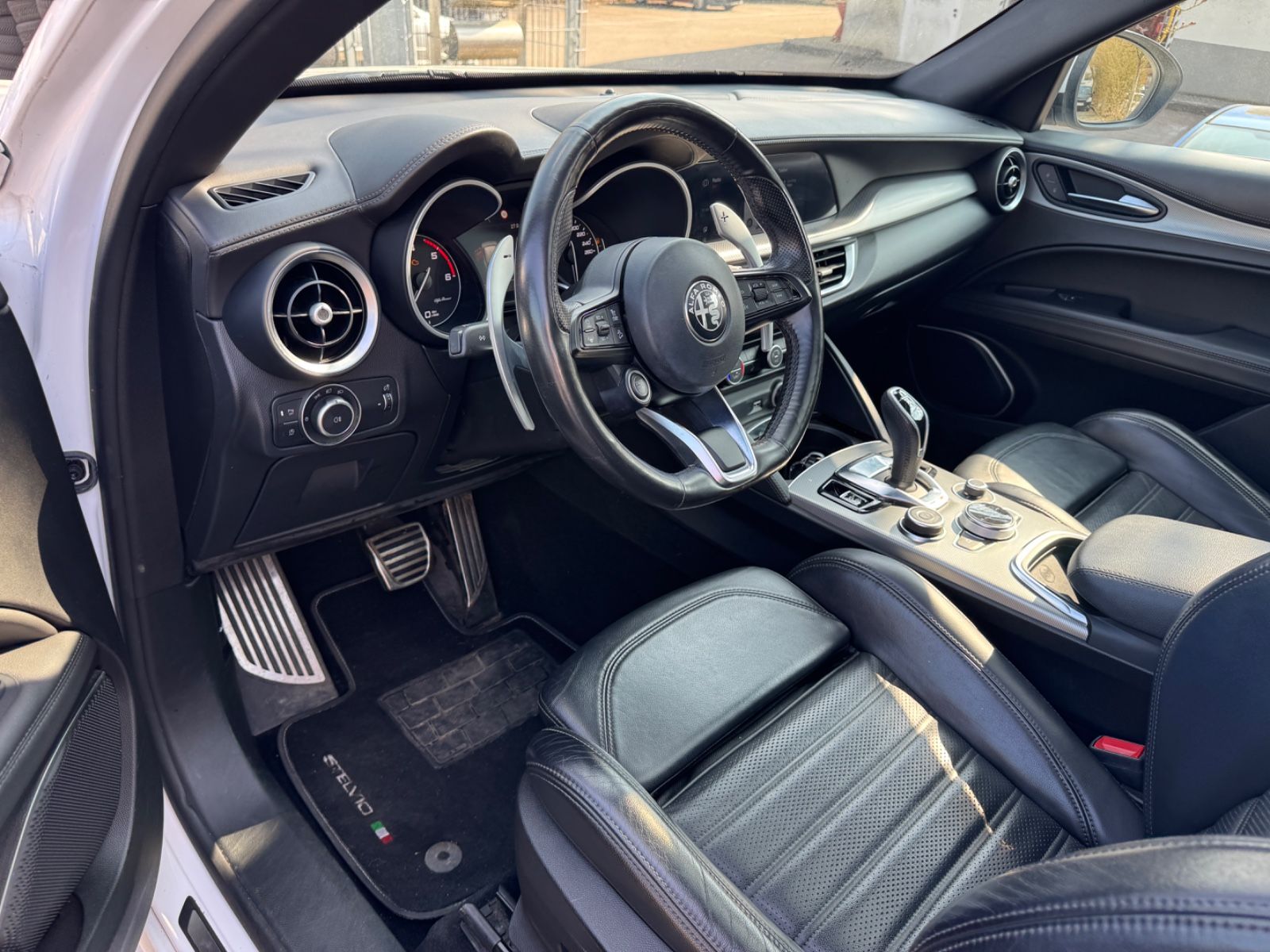 Fahrzeugabbildung Alfa Romeo Stelvio Veloce Q4 Panorama+Leder+LED+Navi+Kamera
