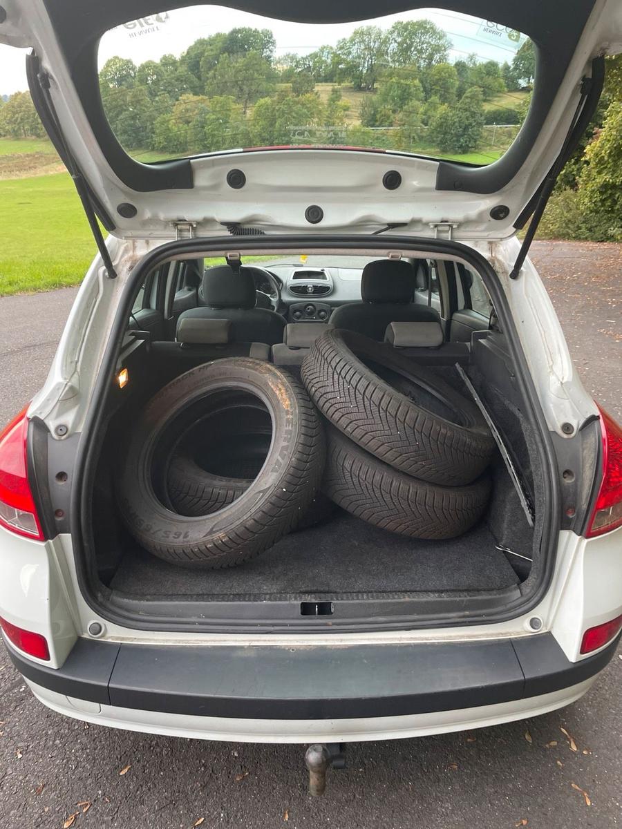 Renault Clio 2010 — engine 75 HP (55kW)