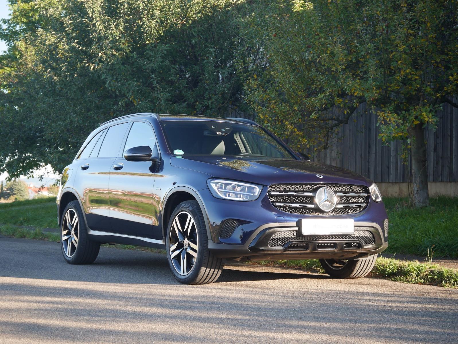 Mercedes-Benz GLC 300 e 4Matic Plug-In-Hybrid//AMG Line