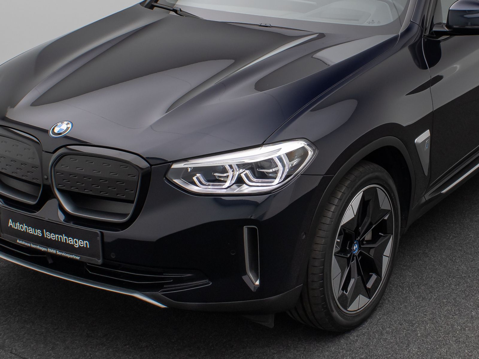 Fahrzeugabbildung BMW iX3 IMPRESSIVE HUD 360°DAB H/K 20Zoll Sport Alar