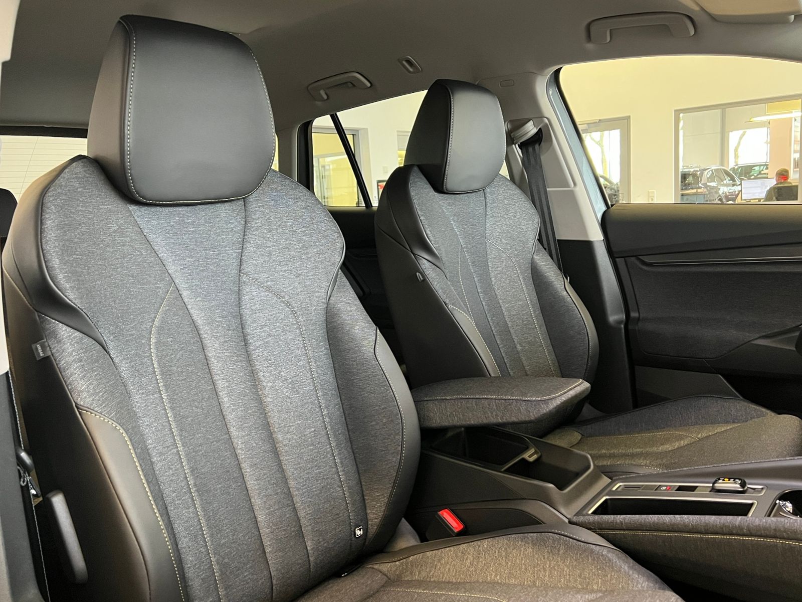 Fahrzeugabbildung SKODA Elroq 50 TOUR *AHK,Navi,19"-Felge*