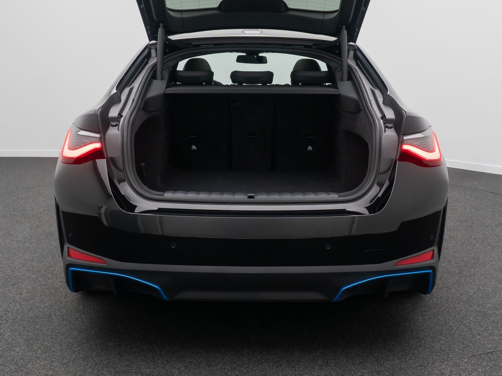 Fahrzeugabbildung BMW i4 eD40 GC Kamera HiFi GeschwindigReg Widscreen