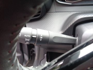 Bild 12 Peugeot 208 1.2 PURE TECH ACTIVE 101PS PDC SML BT LED KL
