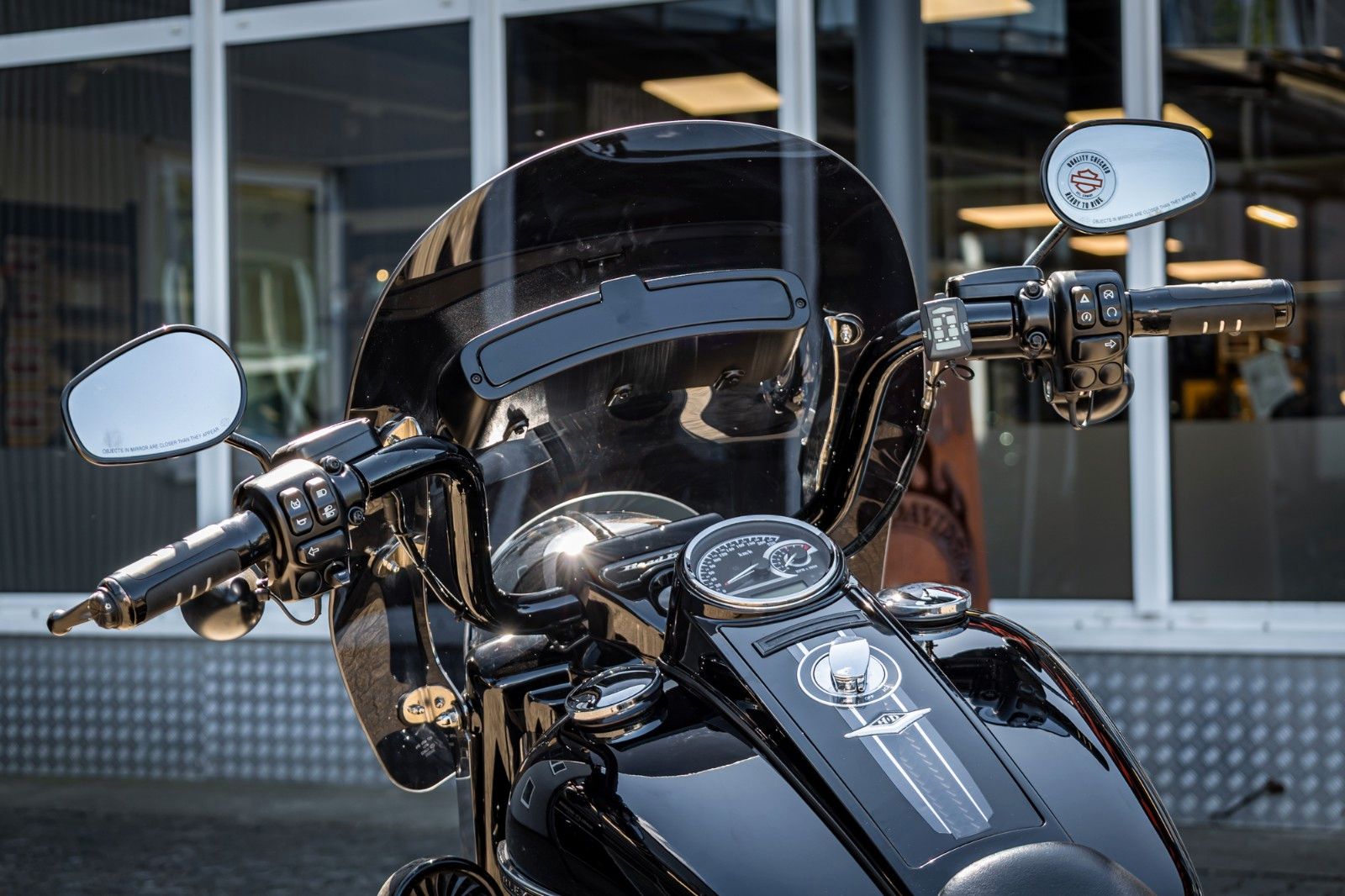 Fahrzeugabbildung Harley-Davidson ROAD KING SPECIAL 114 FLHRXS -Screamin Eagle