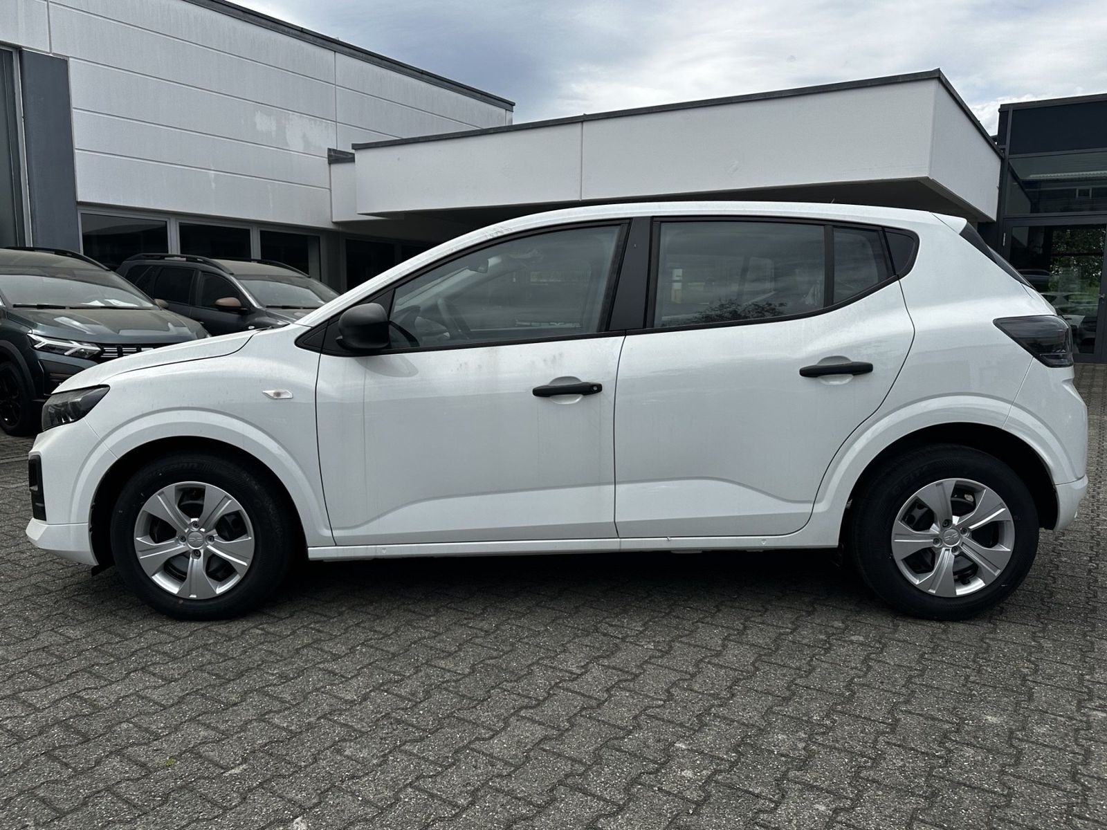 Fahrzeugabbildung Dacia Sandero Essential SCe 65