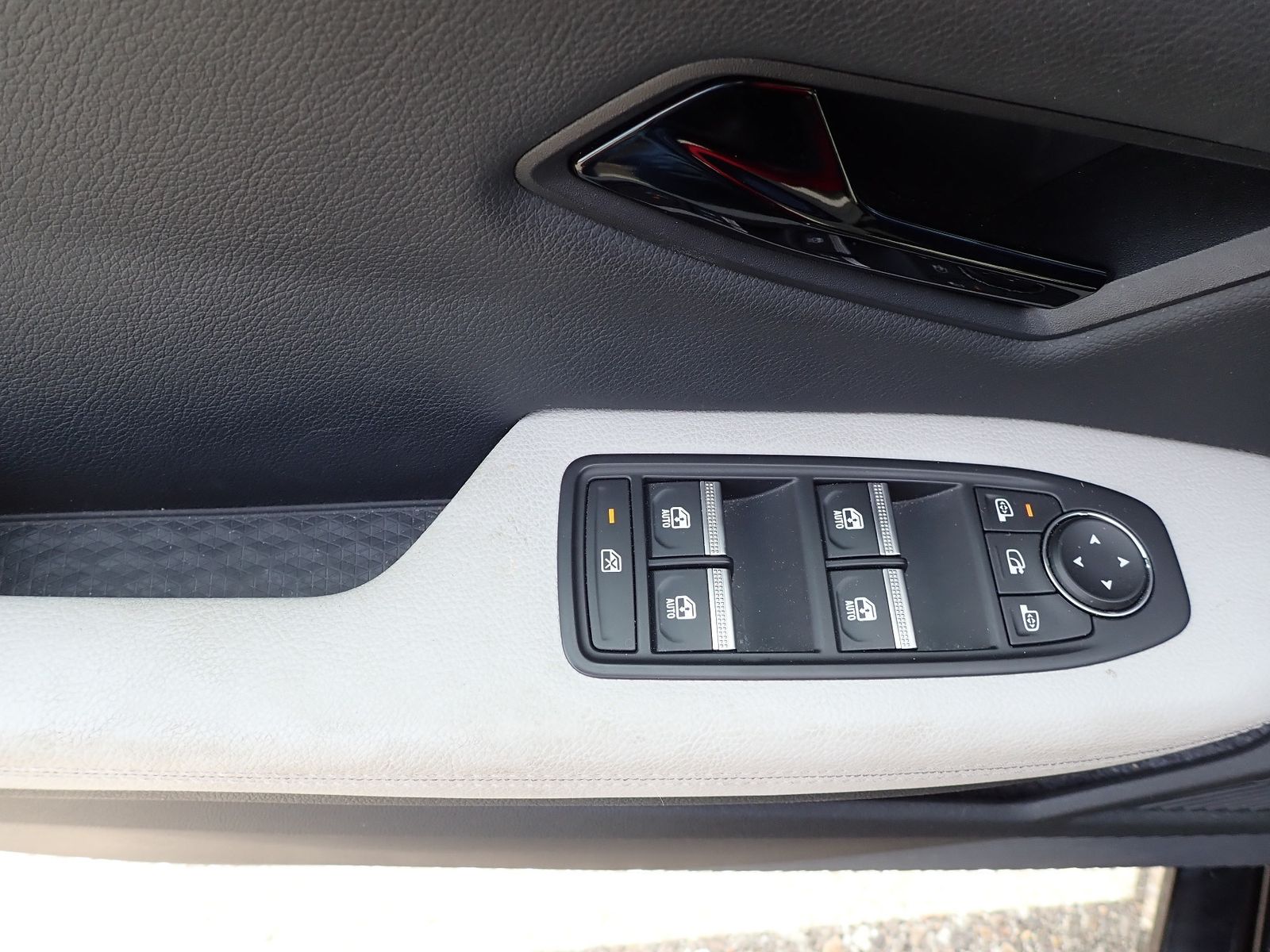 Fahrzeugabbildung Renault Megane E-TECH Electric Iconic 60KW/LEDER E-Tech