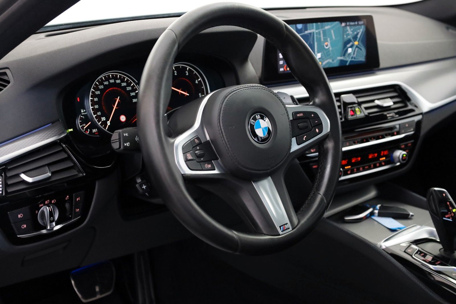 Fahrzeugabbildung BMW 530d xDrive Touring M Sport PanDach,HUD,el.AHK