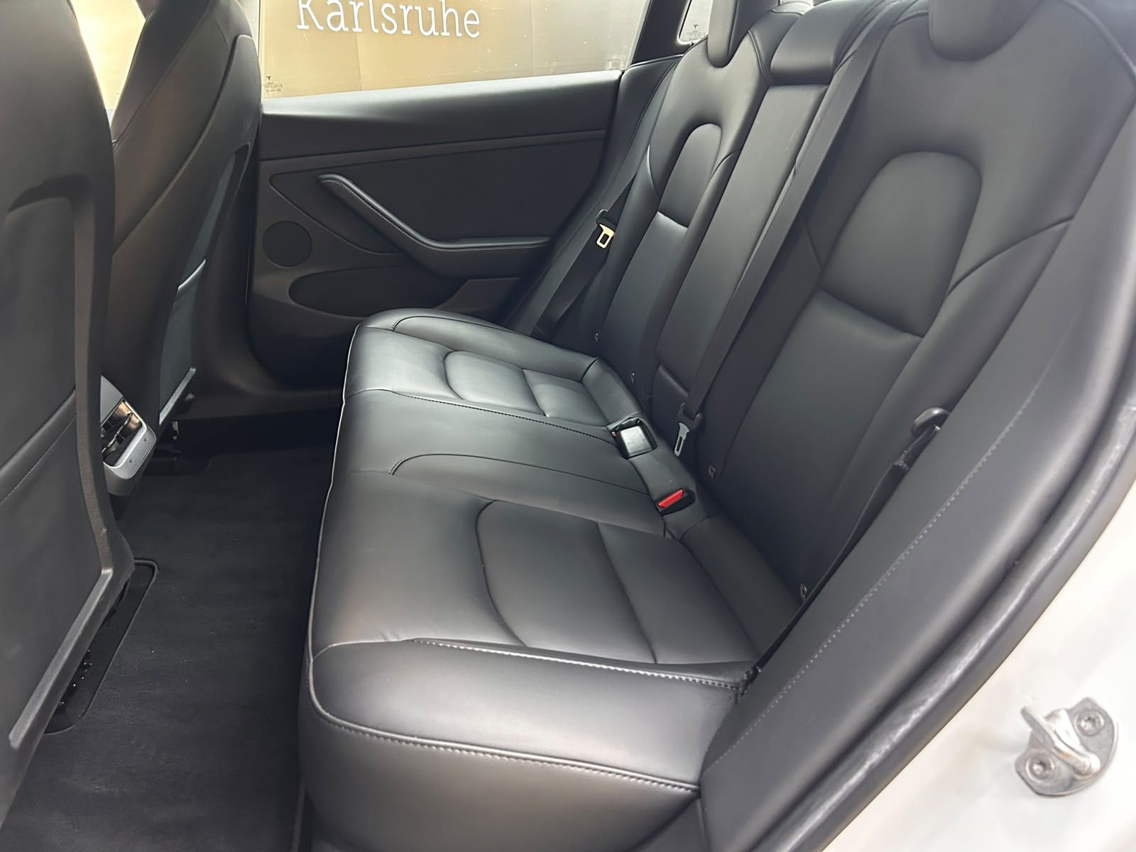 Fahrzeugabbildung Tesla Model 3 Long Range Dual AWD PANO+LED+NAVI+KAM+WP