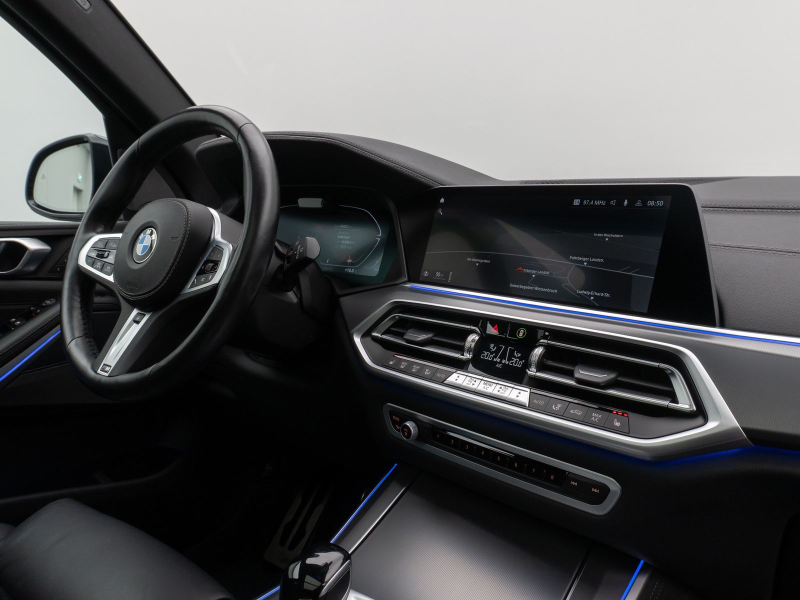 Fahrzeugabbildung BMW X5 xD30d M Sport Panorama Laser 360°HUD DAB H/K