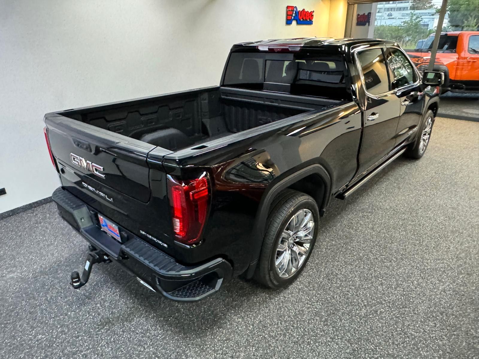 Fahrzeugabbildung GMC SIERRA DENALI 2026 - 4x4-LONG BOX 6.4"