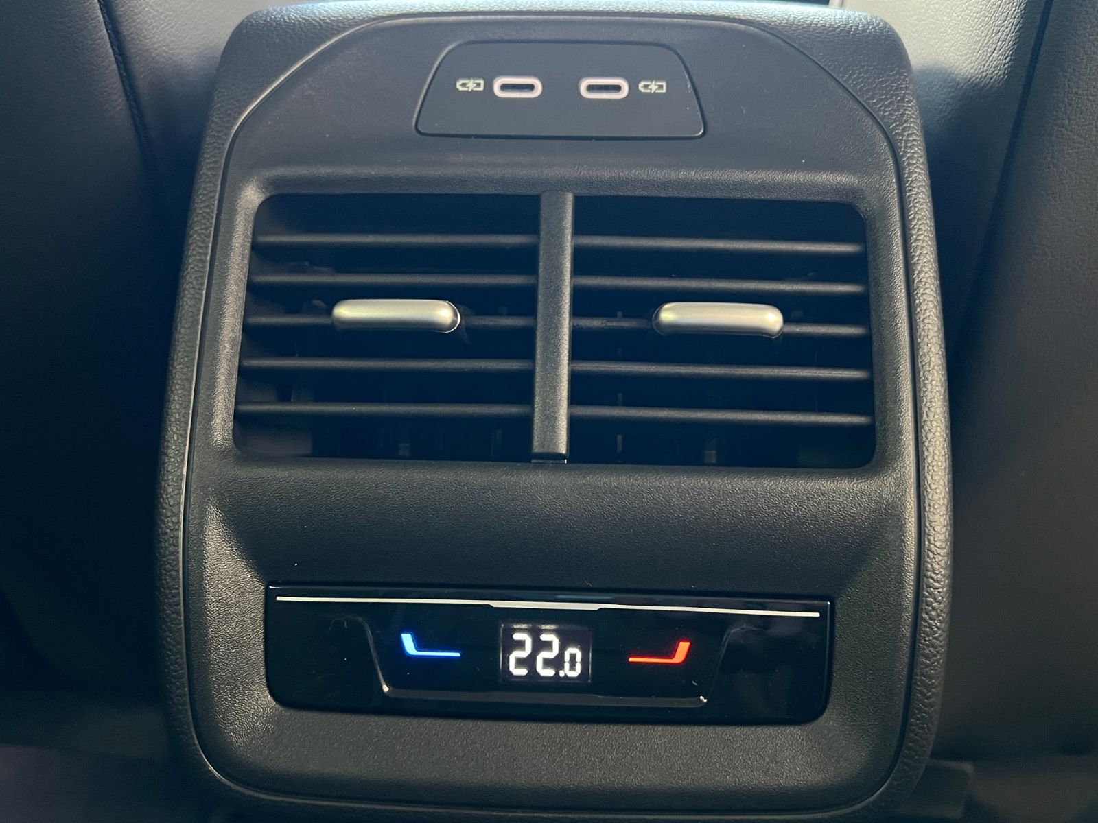 Fahrzeugabbildung Volkswagen Passat Variant Elegance 1.5 eTSI DSG *IQ.Light,