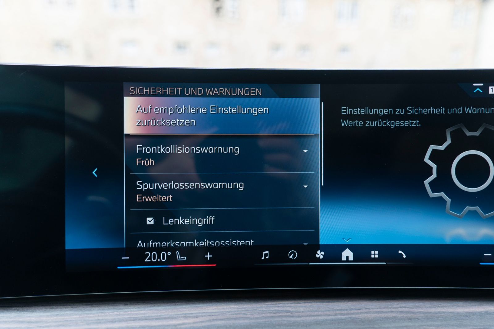 Fahrzeugabbildung BMW X5 50e xDrive M SPORT PANO LUFT KAM MASSAGE HIFI