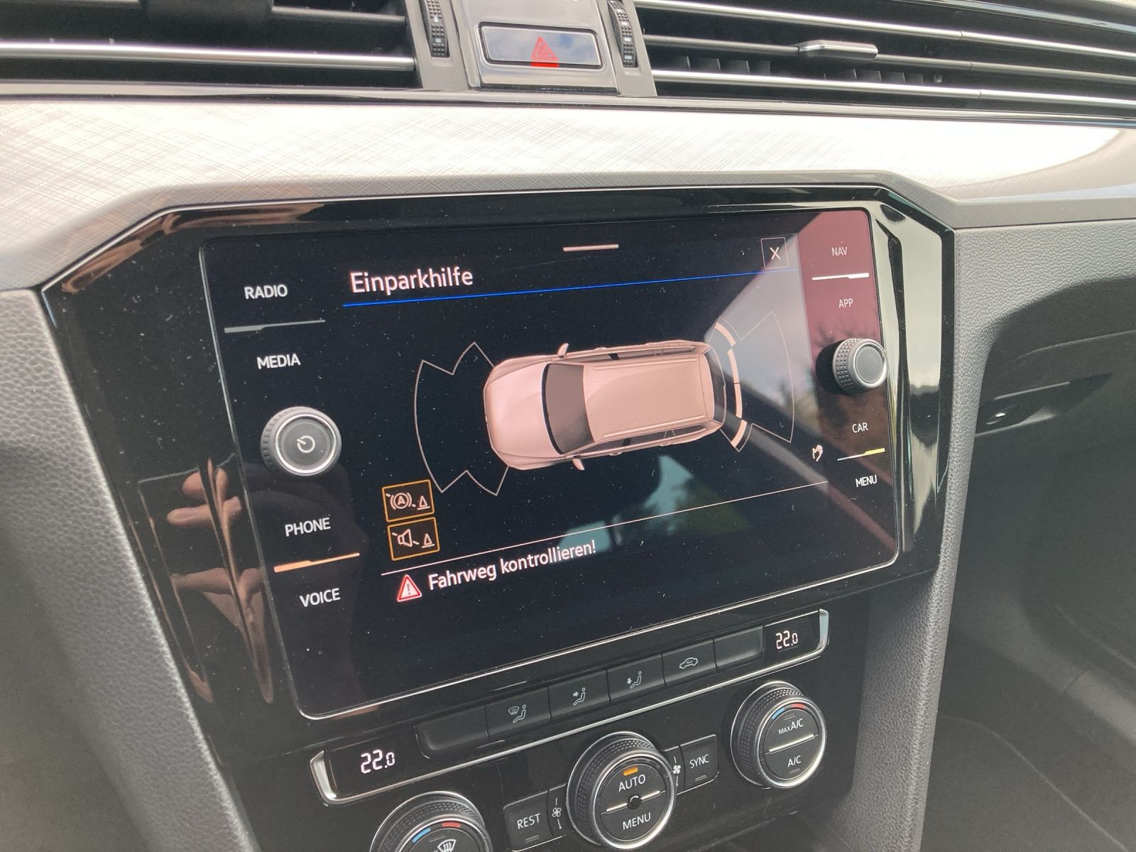 Fahrzeugabbildung Volkswagen Passat Variant BUSINESS TSI DSG LED Navi ACC SH