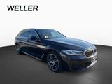 BMW 530d xDrive Touring M Sport Pano,AHK,AdpLED,PA - BMW 530 mit Diesel-Antrieb