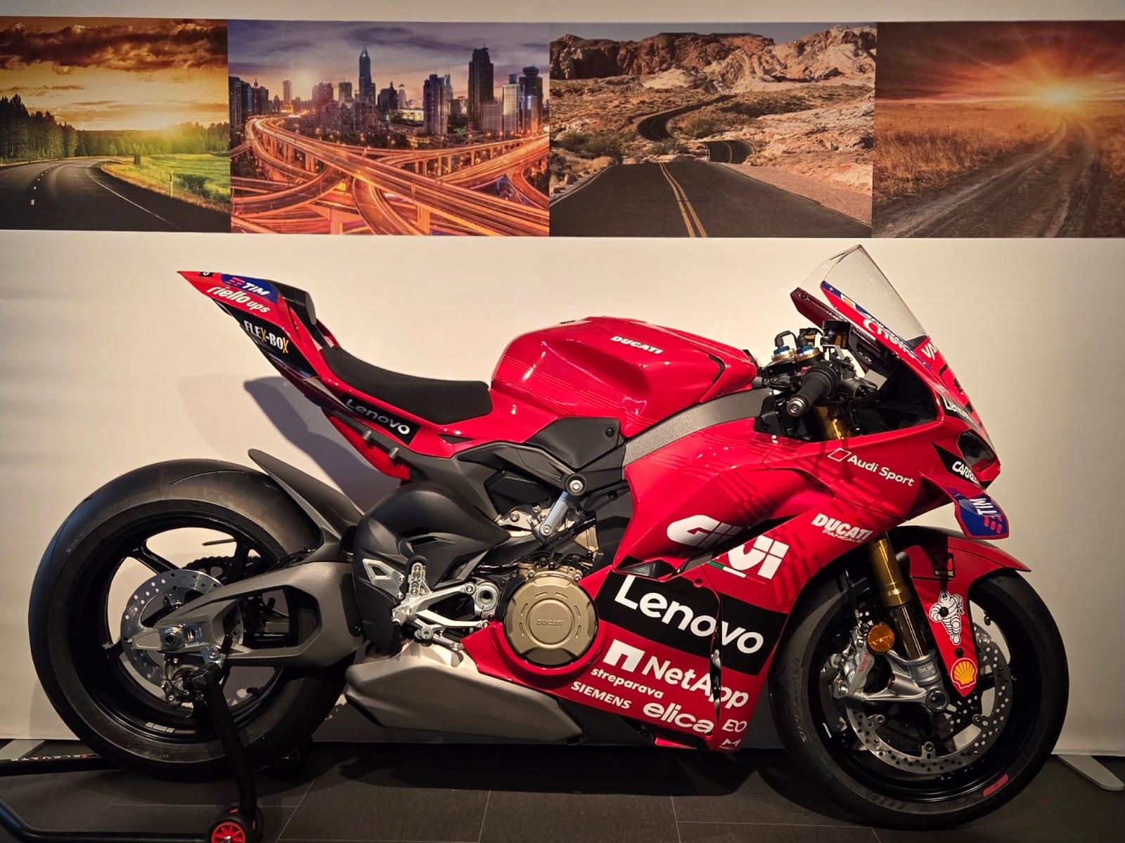 Ducati Panigale V4S MM93-Replika