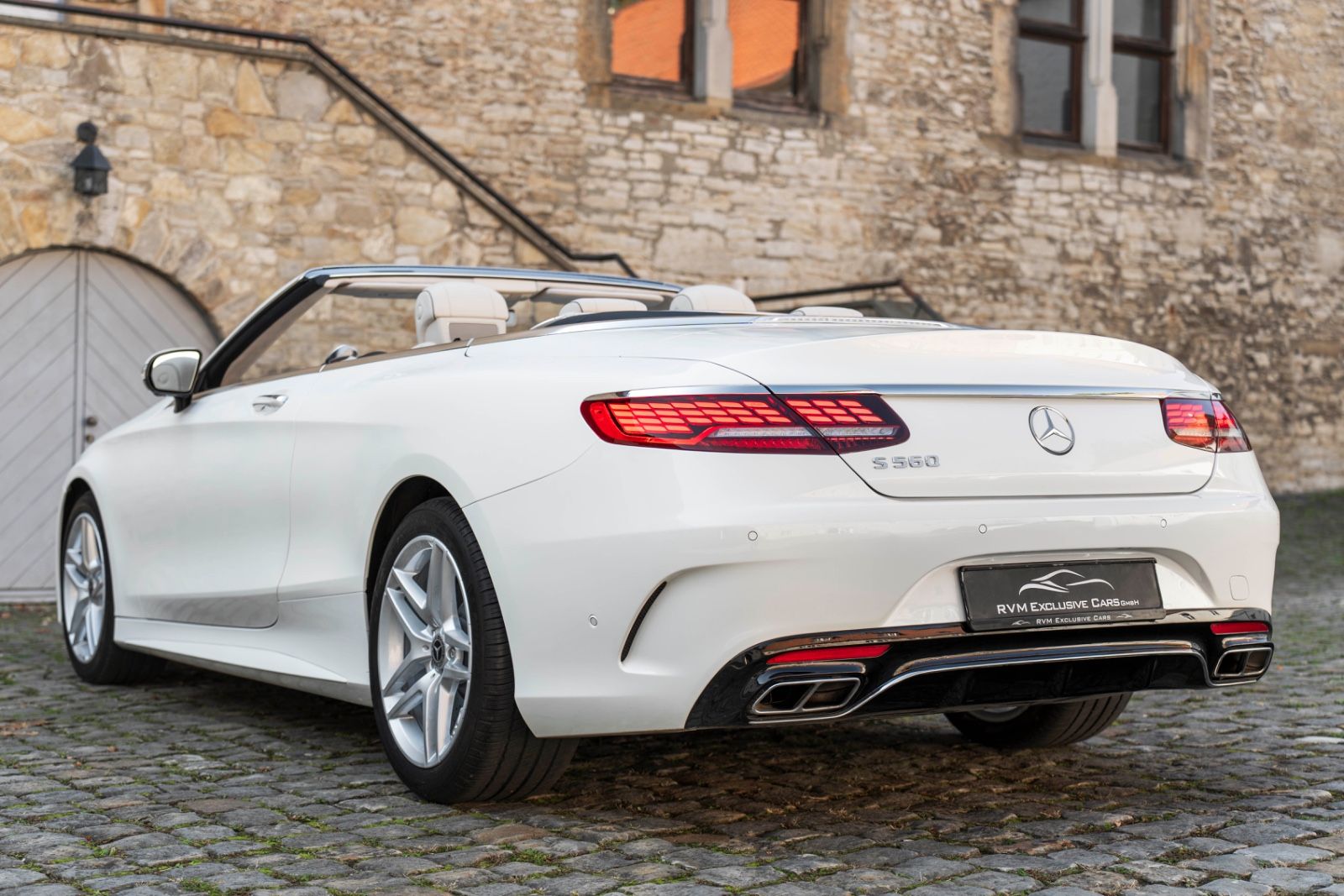 Fahrzeugabbildung Mercedes-Benz S 560 Cabriolet BURMESTER HUD 360° ACC LUFT TOTW
