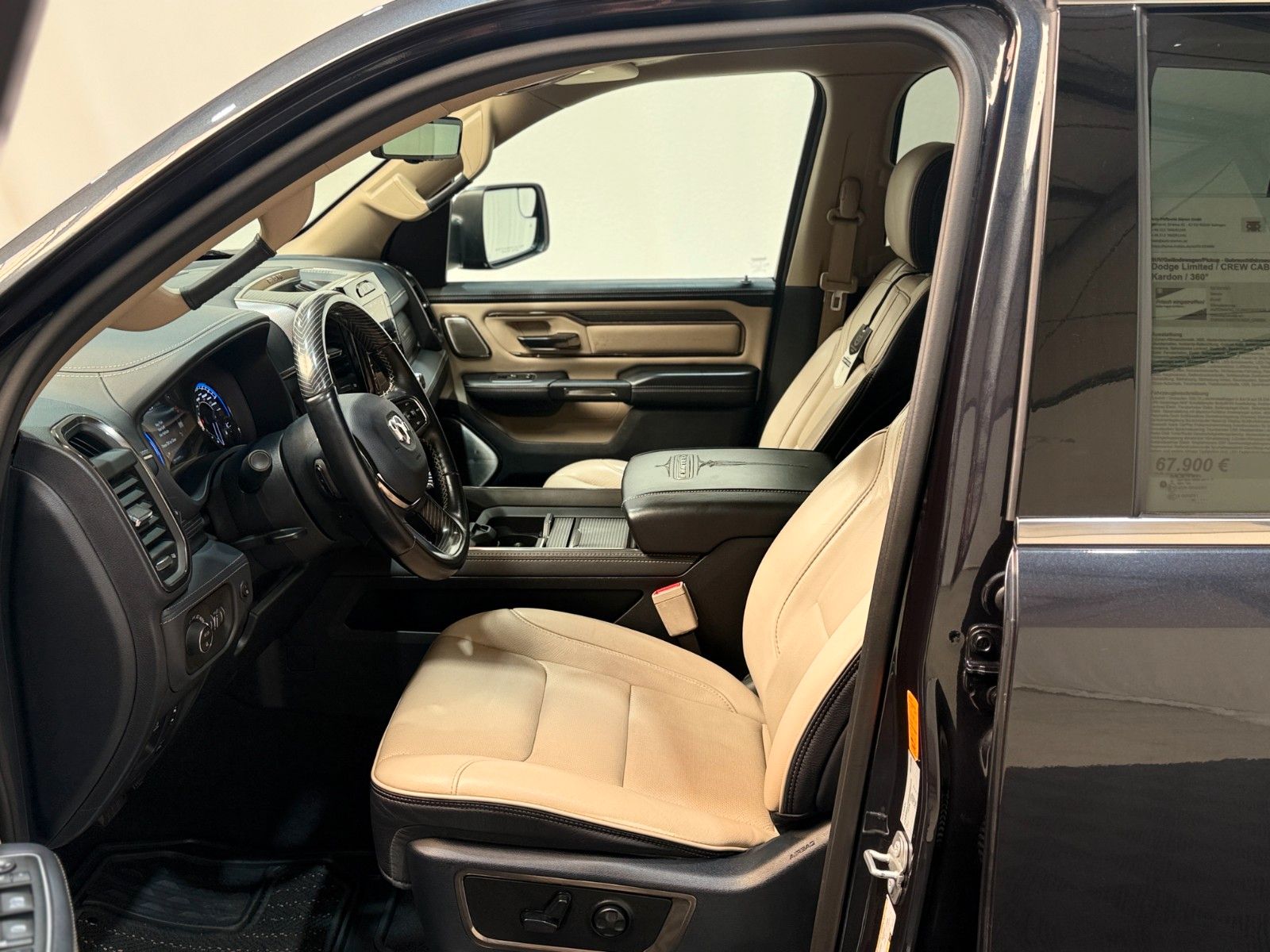 Fahrzeugabbildung Dodge Limited / CREW CAB / 4x4 / Harman Kardon / 360°