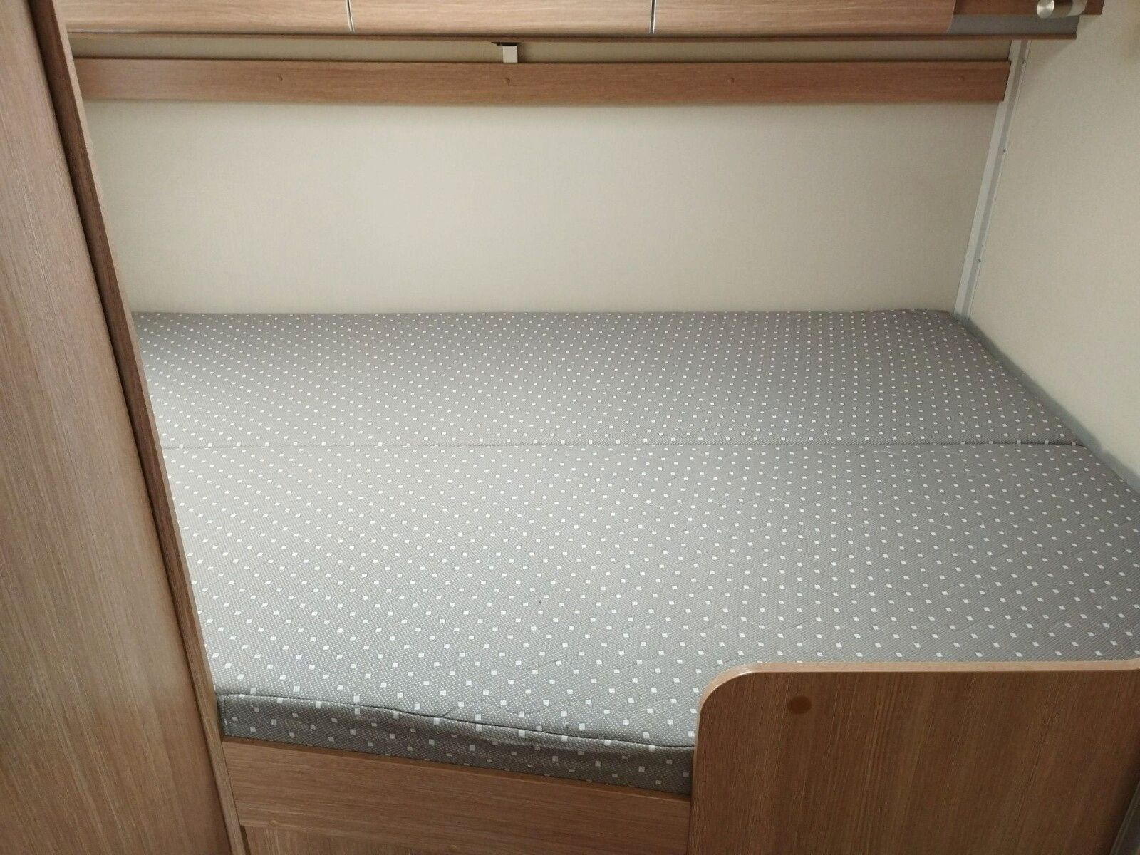 Fahrzeugabbildung Sunlight T 65 SAT,Markise,Fahrradträger,TV,Navi