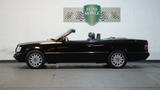 Mercedes-Benz E 220 - Mercedes-Benz E 220 mit Benzin-Antrieb: Cabrio