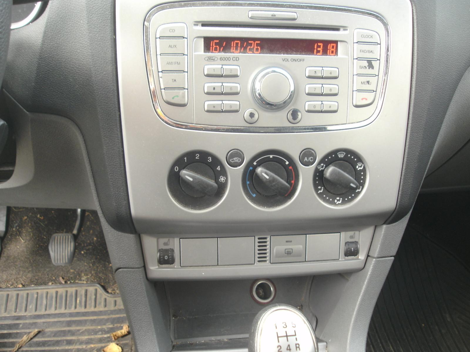 Ford Focus 2009 — photo 10