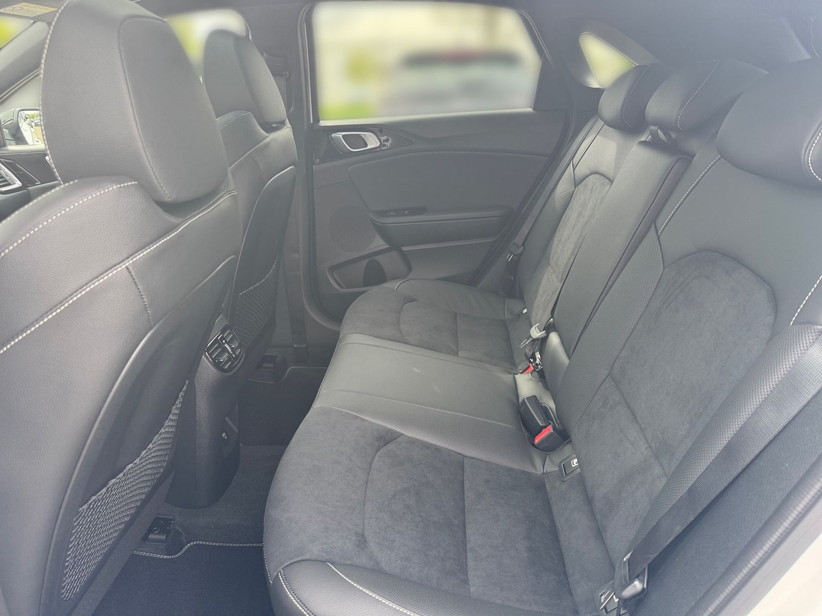 Fahrzeugabbildung Kia CEED_5 1.5T 140DCT7 GTL TEC LEDER GD 18Z
