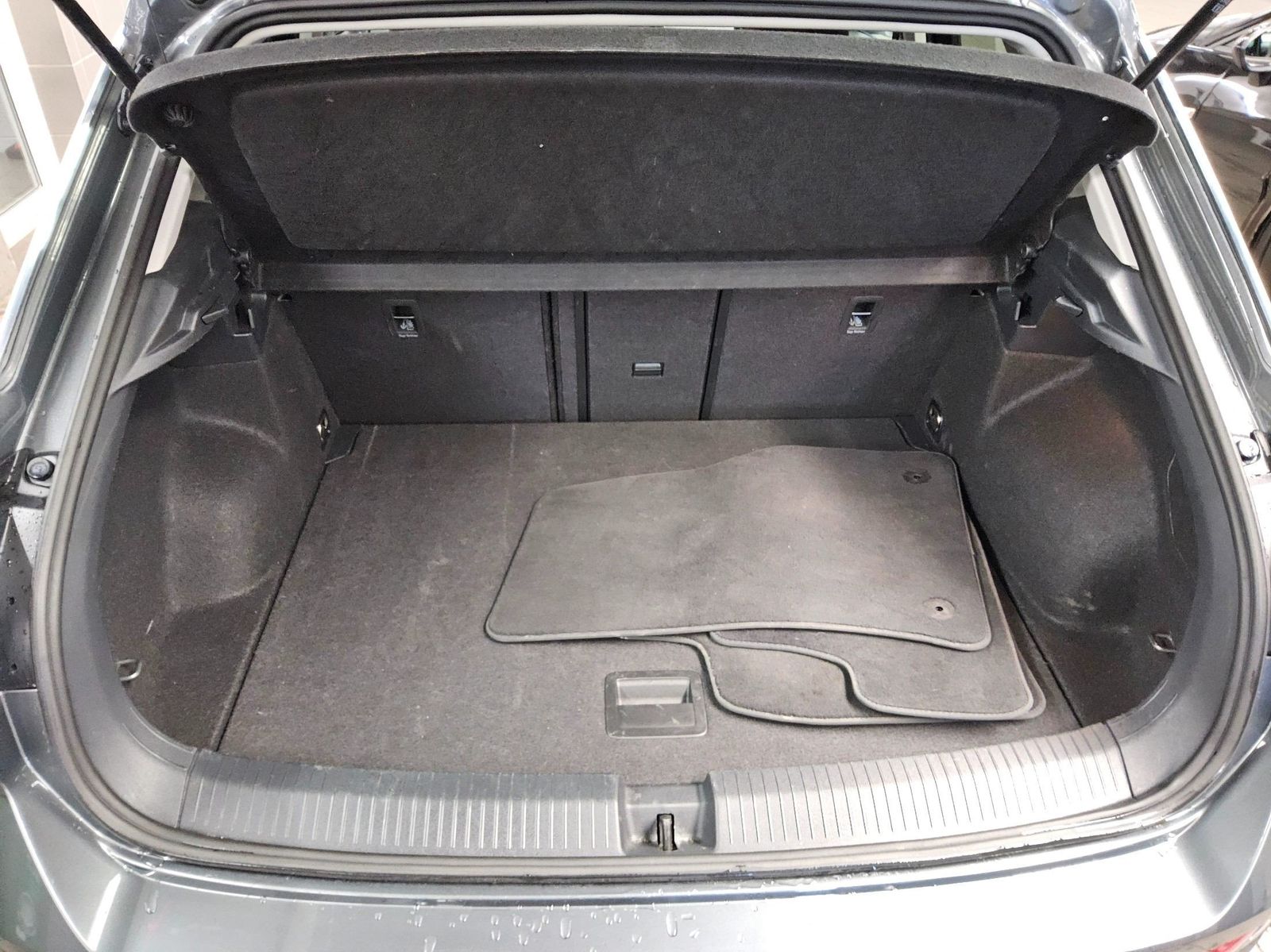 Volkswagen T-Roc 1.0 TSI Life LED DC PDC Shz foto 12