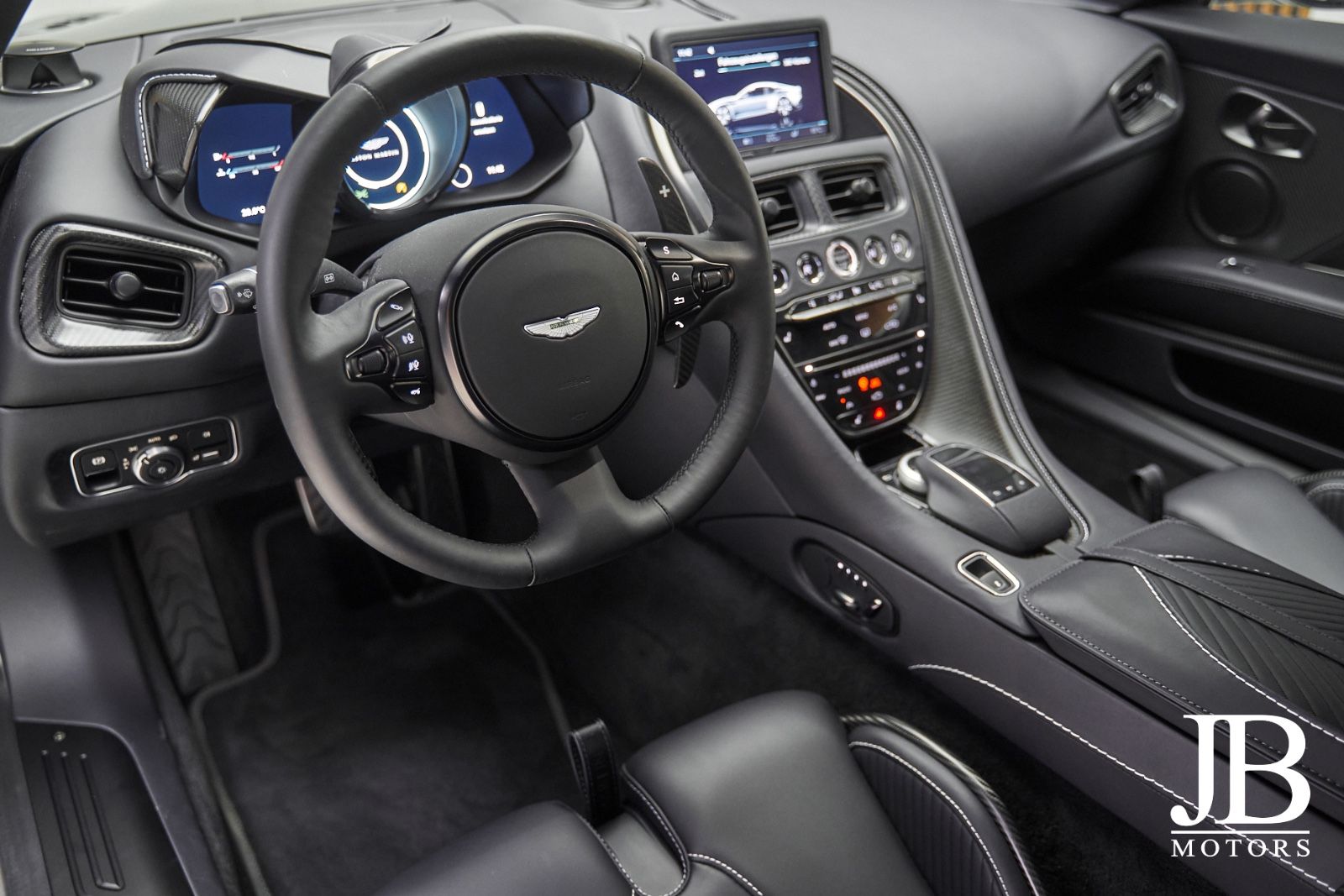 Fahrzeugabbildung Aston Martin DBS V12 770 Ultimate Carbon Performance Seats