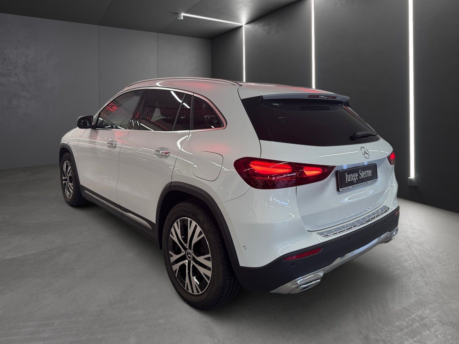 Fahrzeugabbildung Mercedes-Benz GLA 220 d 4M Progre*AHK*STDHZG*Distr*TOT*Multibe