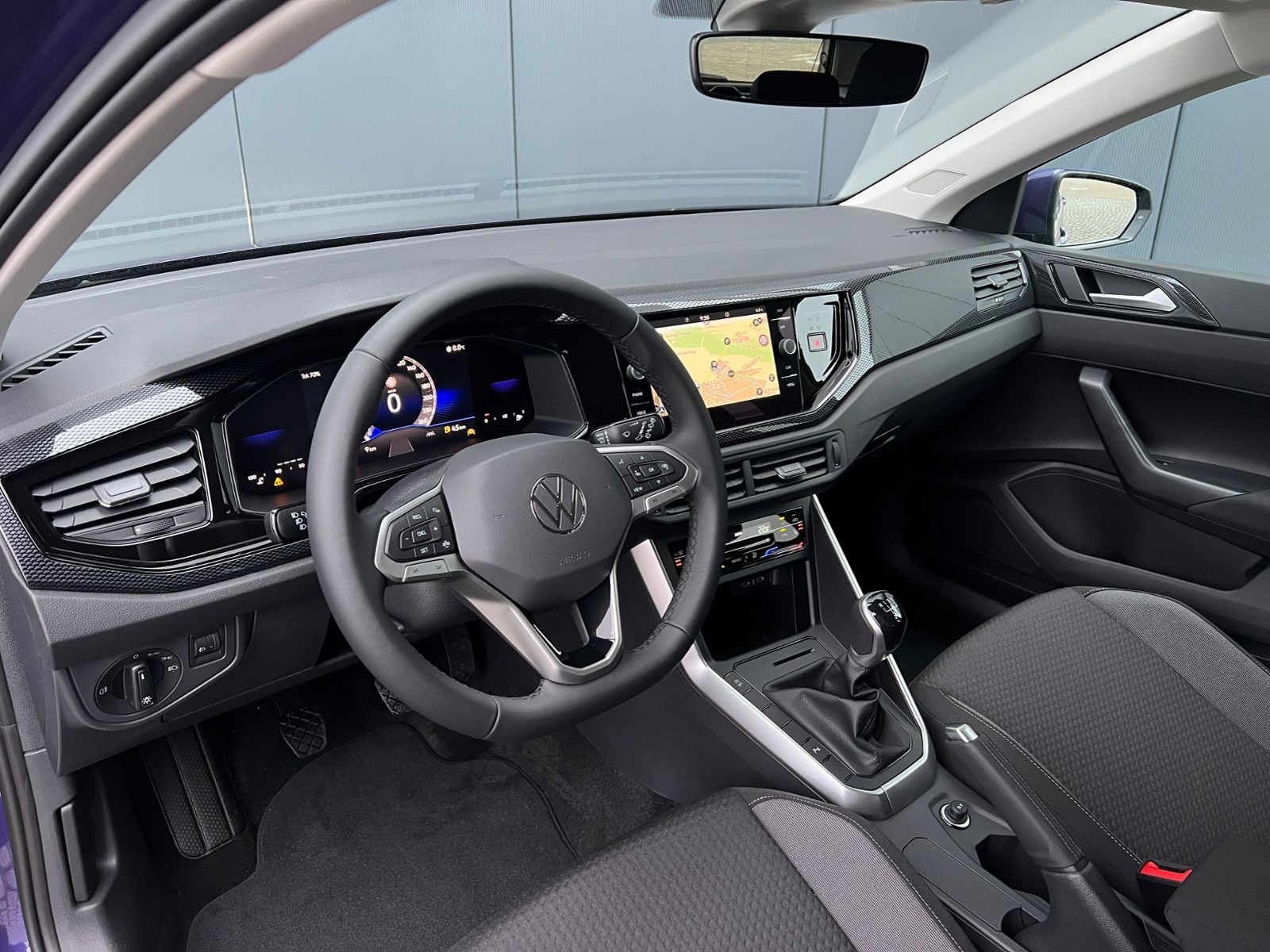 Fahrzeugabbildung Volkswagen Polo Life 1.0 *Navi, Ganzjahresreifen, Kamera*