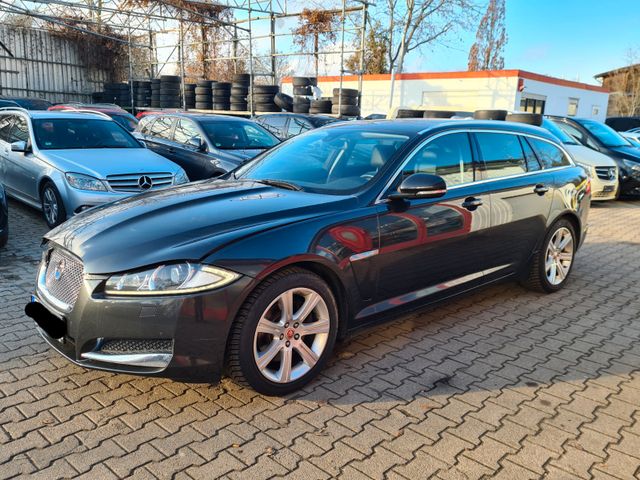 Jaguar XF 2.2 L Diesel  Bi-Xenon