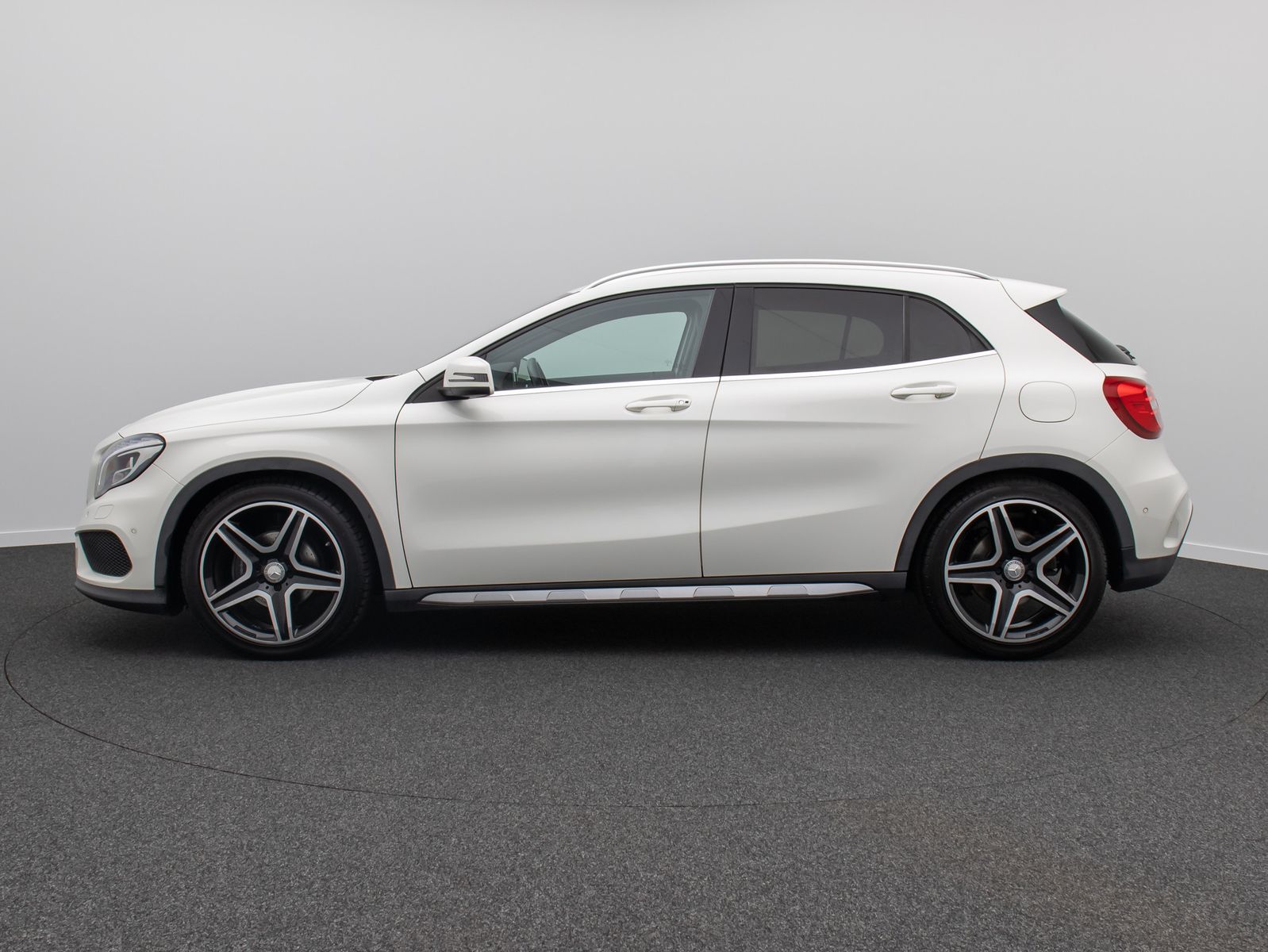 Fahrzeugabbildung Mercedes-Benz GLA 200 Street Style ParkAss Navi Bi-Xenon Leder