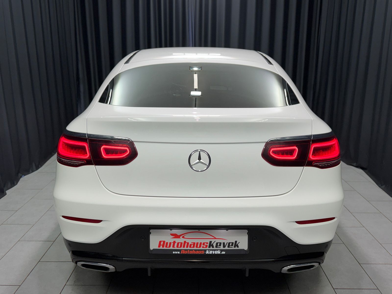 Fahrzeugabbildung Mercedes-Benz GLC 300 d Coupe 4Matic |AMG-LINE|AHK|PANO|LED
