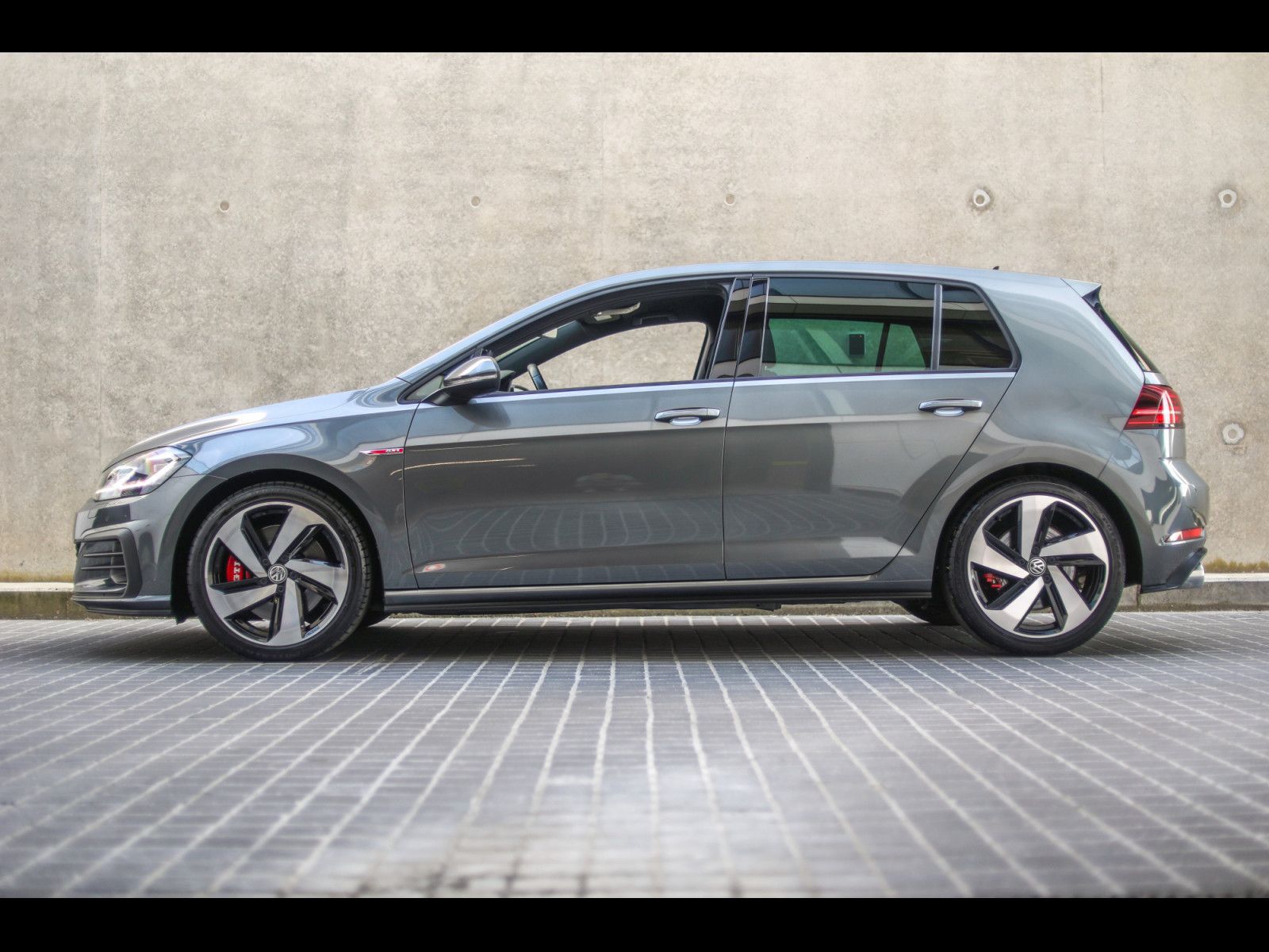 Volkswagen Golf VII 2.0 TSI GTI PERFORMANCE DSG7 - PACK BUS imagem 2