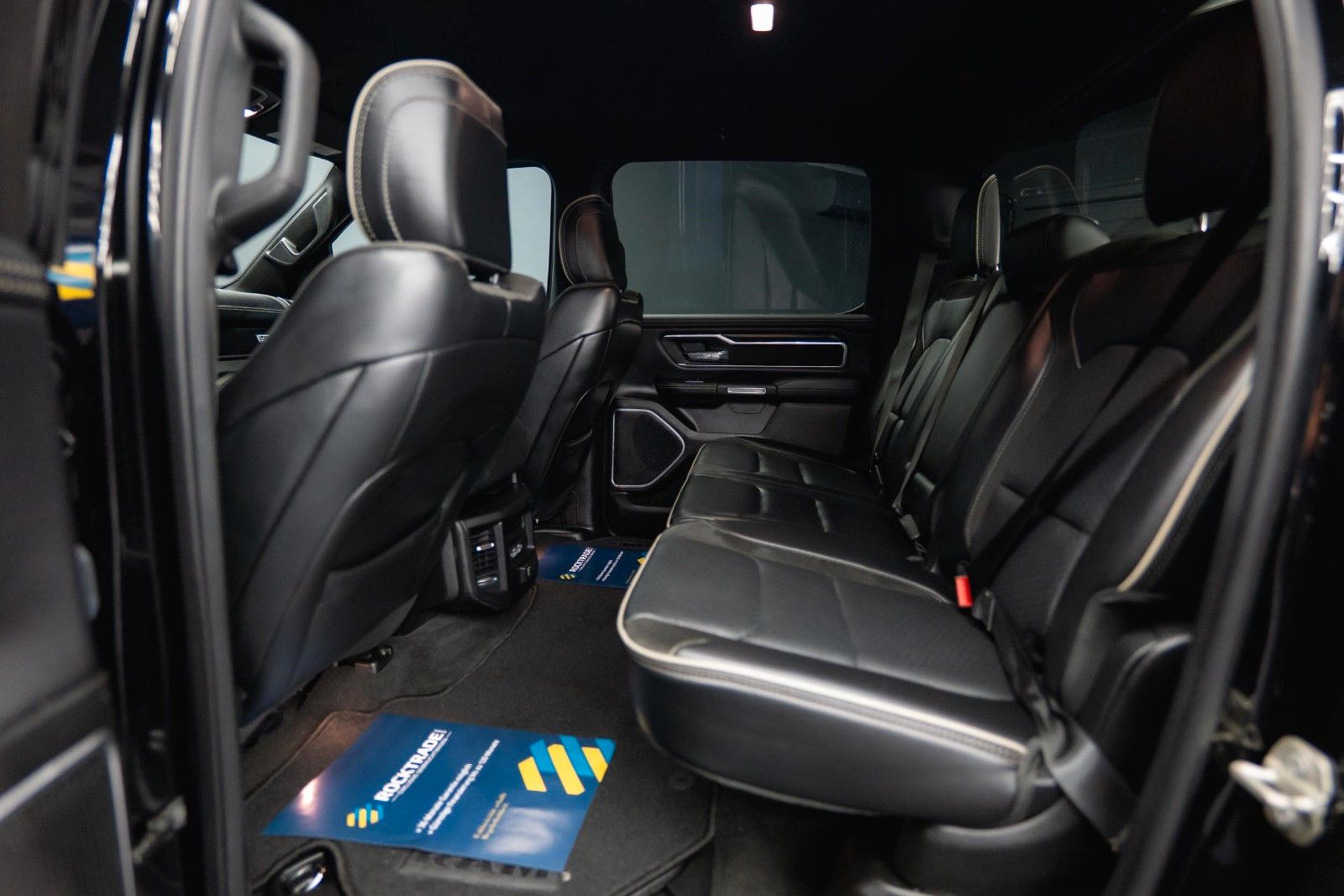 Fahrzeugabbildung Dodge RAM 5.7 V8 HEMI 4x4 LARAMIE Offroad Night LED