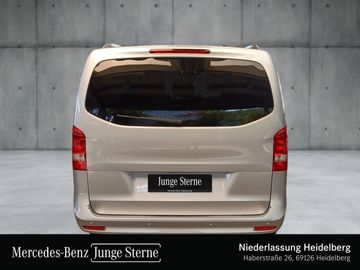 Mercedes V 220 - 8