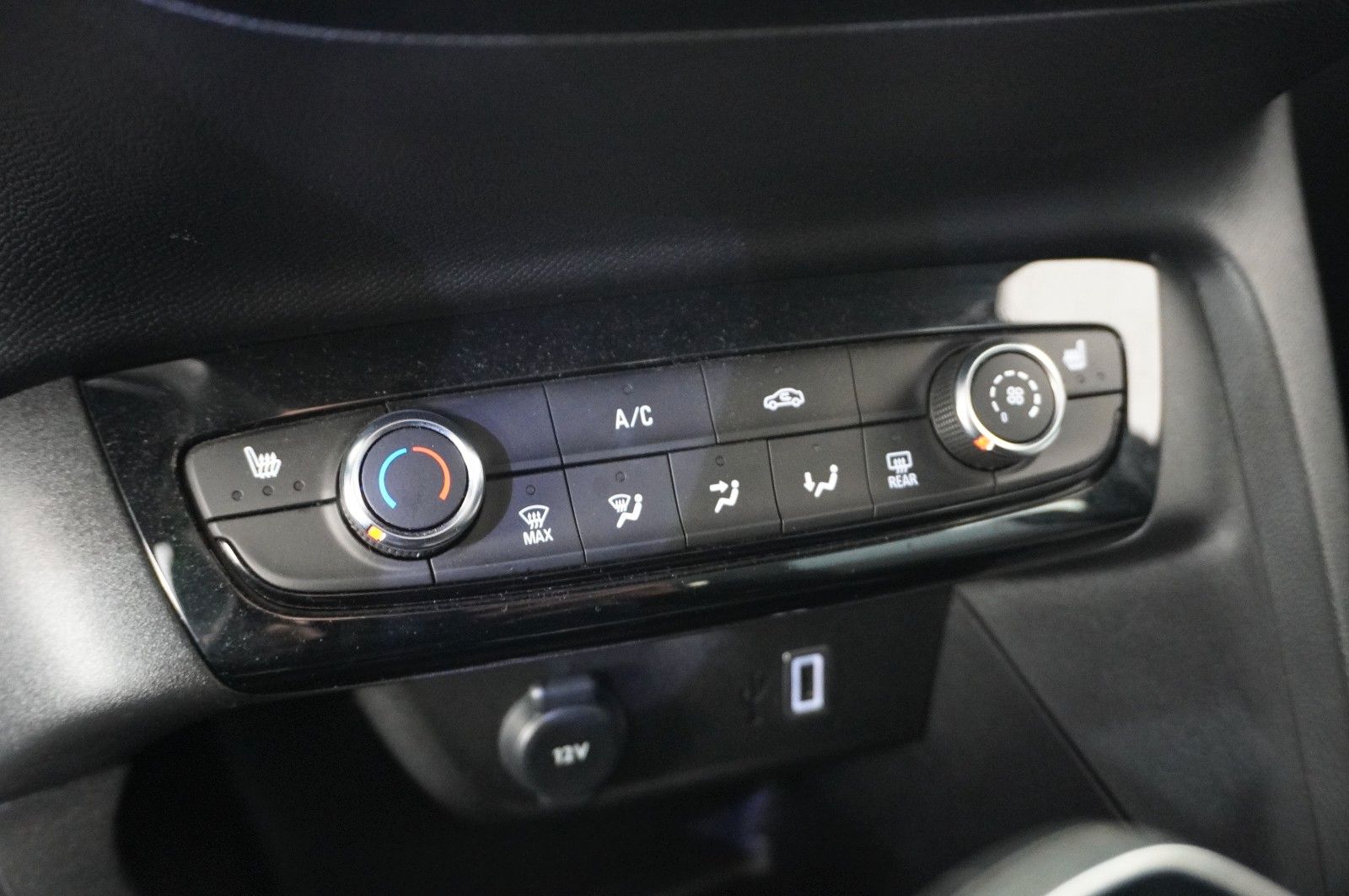 Fahrzeugabbildung Opel Corsa F 1.2 FACELIFT NAVI/LED/KAMERA/VIRT./DAB+