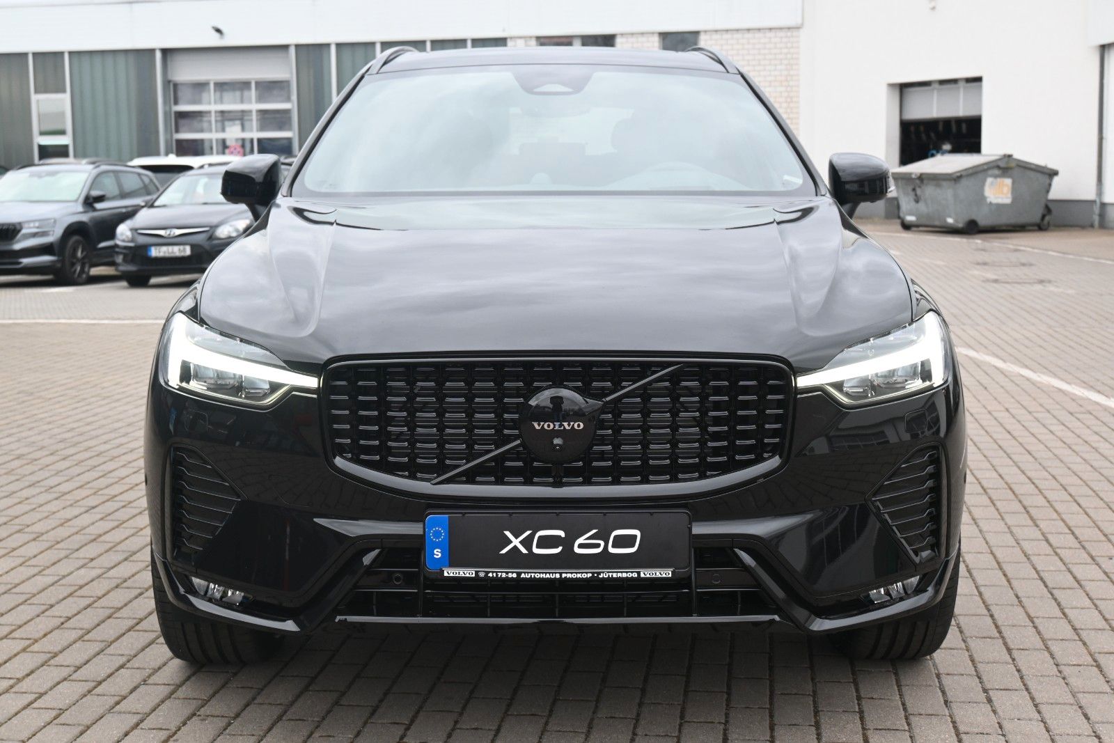 Fahrzeugabbildung Volvo XC60 B5 AWD Ultra Black Edition*360*LUFT*ACC*AHK