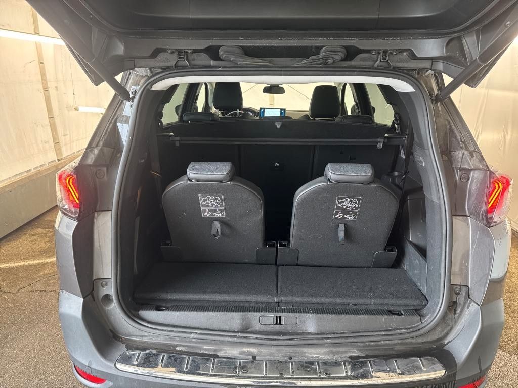 Fahrzeugabbildung Peugeot 5008 Allure 1.2T LED/NAVI/AHK/R´CAM/BLIS