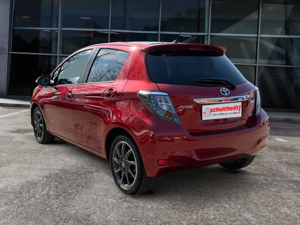 Fahrzeugabbildung Toyota Yaris Hybrid 1.5 VVT-i Club