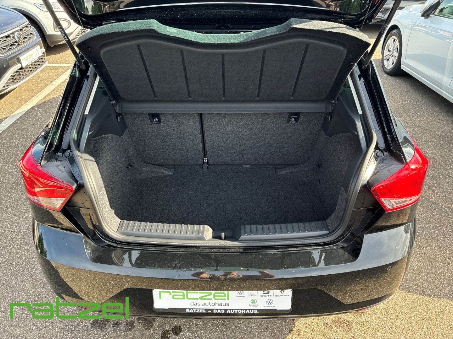 Fahrzeugabbildung SEAT Ibiza Style 1,0 TSI Navi Digitales Cockpit LED A