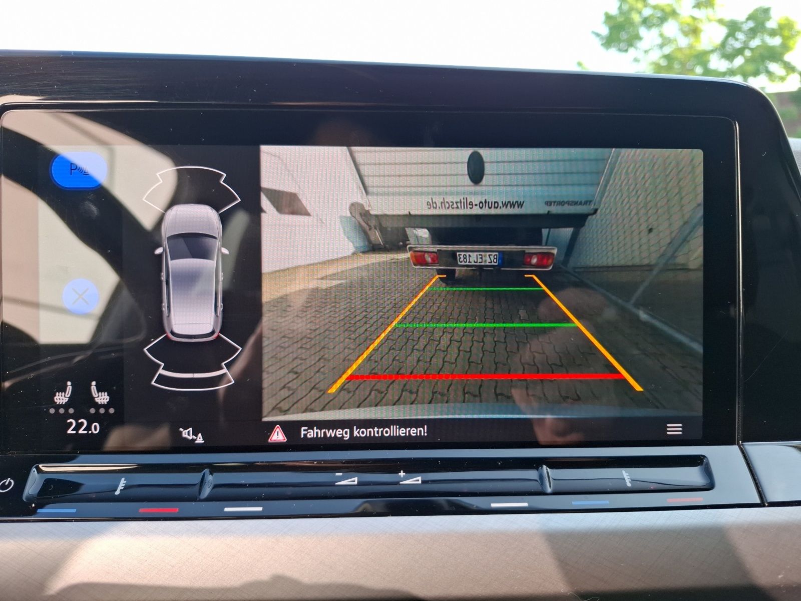 Fahrzeugabbildung Volkswagen Golf VIII TSI Kamera ACC Navi LED